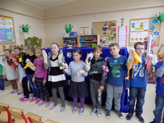 Grafika #0: Przedstawienie młodych aktorów