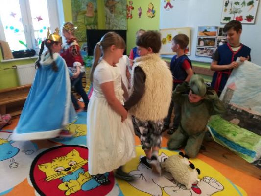 Grafika #4: Tydzień teatru w klasie 1