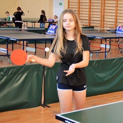 Grafika #0: Tenis stołowy. Katarzyna i Janek na podium