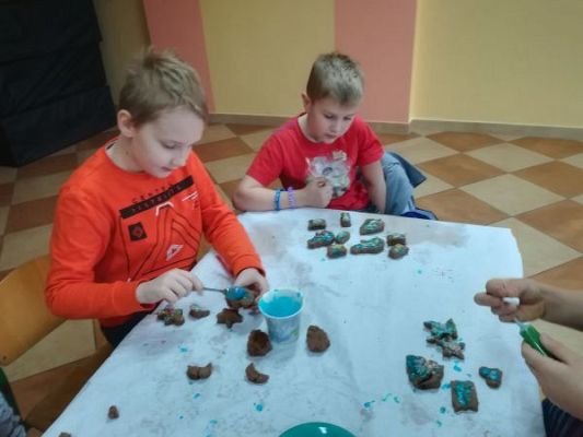 Grafika #6: Piernikowe święta