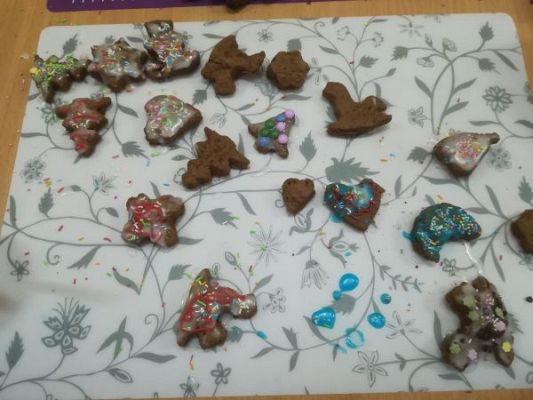 Grafika #0: Piernikowe święta