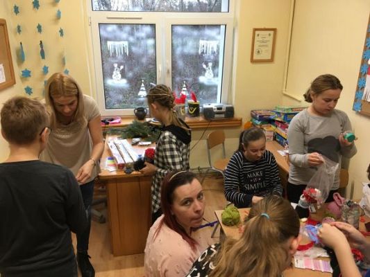 Grafika #0: Przygotowania do kiermaszu.