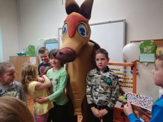 Grafika #1: Odwiedziny pancernika SKO.