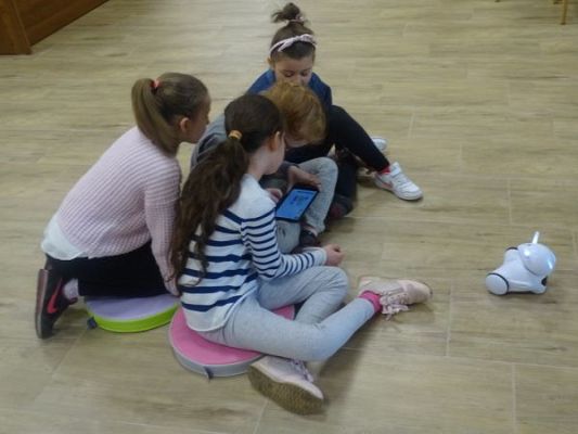 Grafika #2: Zabawy z robotem