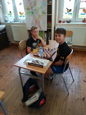 Grafika #4: Klasowy Turniej Szachowy