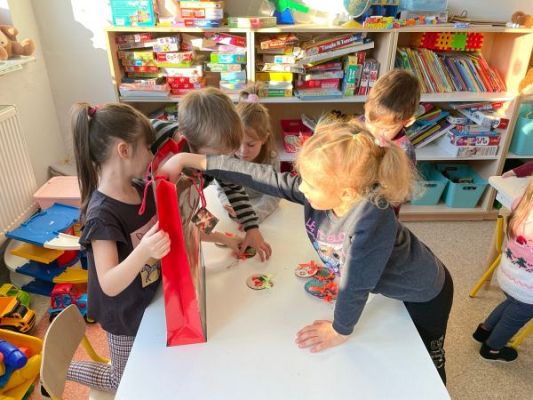 Grafika #5: Akcja "Mali - dużym"