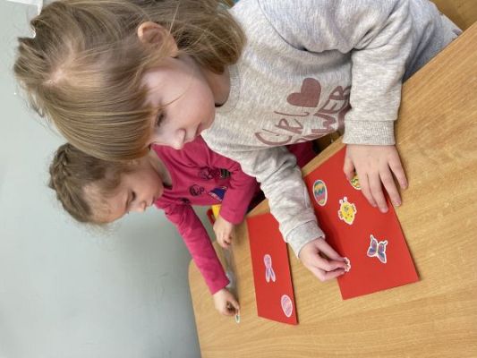 Grafika #5: Mali dużym - Wielkanoc