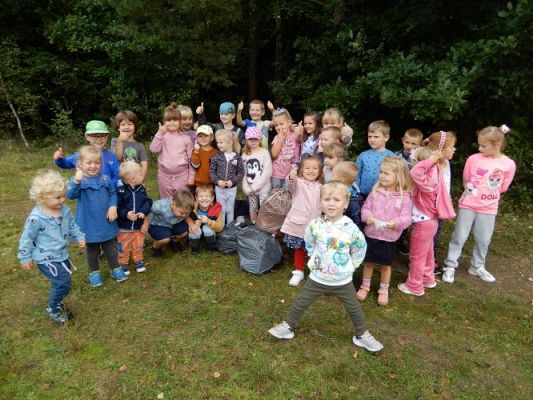 Grafika #12: Przedszkolaki sprzątają świat!