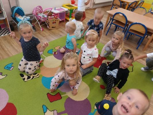 Grafika #1: Dzień kropki w grupie Motylki