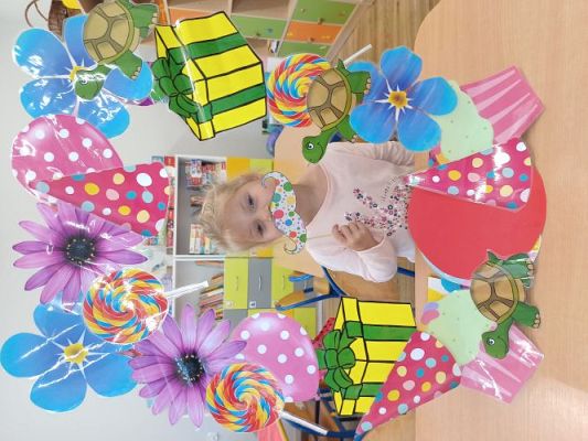 Grafika #10: Dzień kropki w grupie Motylki