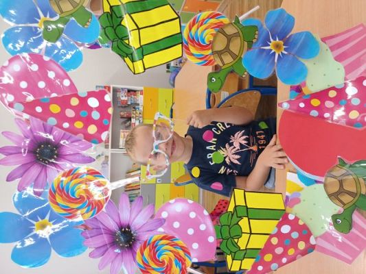 Grafika #12: Dzień kropki w grupie Motylki