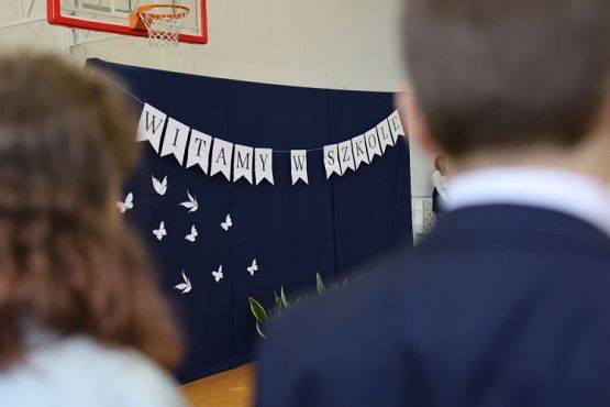 Grafika #8: Uroczyste rozpoczęcie roku szkolnego