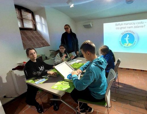 Grafika #29: Nawigacja w przyszłość, czyli lekcje z klimatem w Słowińskim Parku Narodowym-zajęcia warsztatowe.