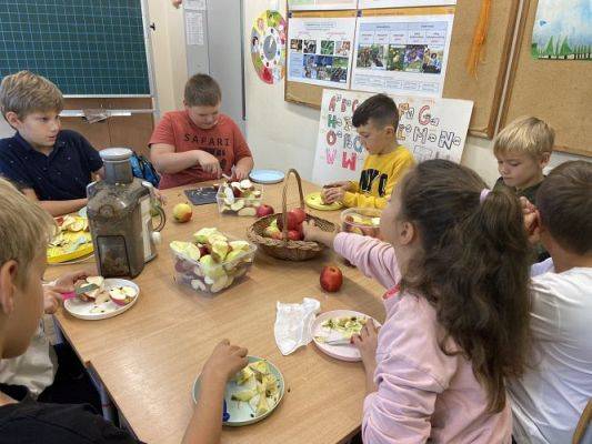 Grafika #32: Dzień Jabłka