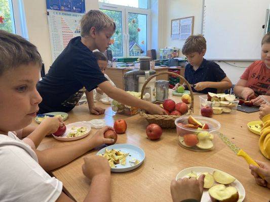 Grafika #33: Dzień Jabłka