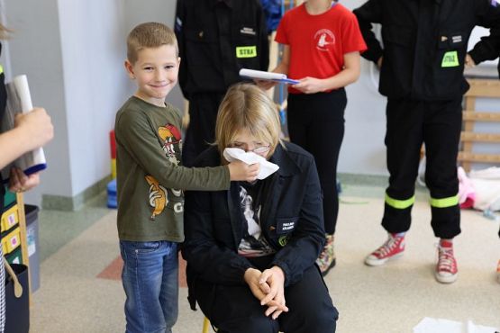 Grafika #11: Pokazy ratownictwa medycznego