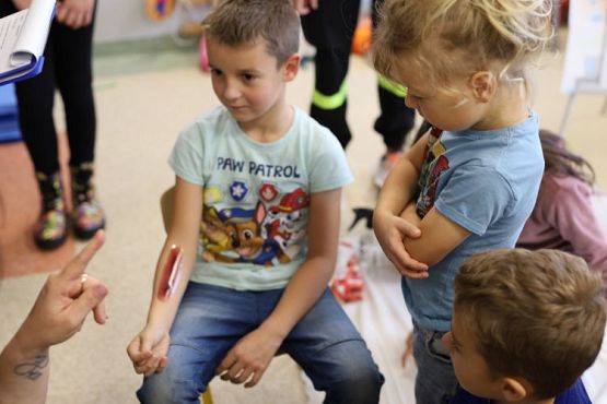 Grafika #20: Pokazy ratownictwa medycznego