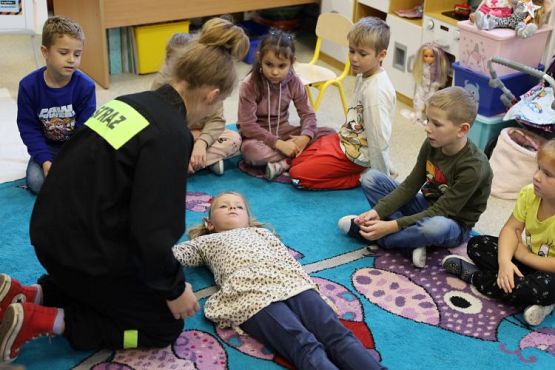 Grafika #21: Pokazy ratownictwa medycznego