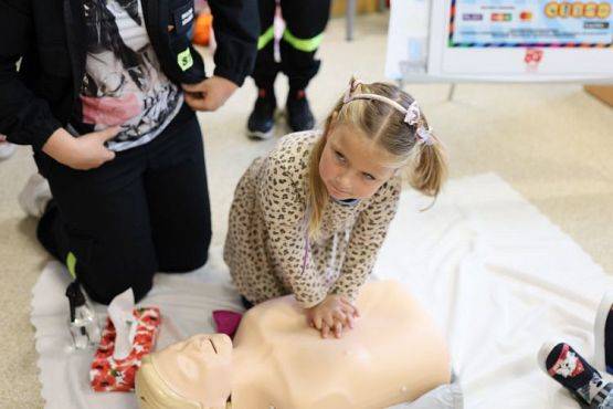 Grafika #24: Pokazy ratownictwa medycznego