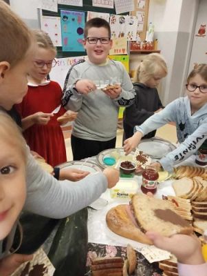 Grafika #7: Dzień Chleba z klasą drugą