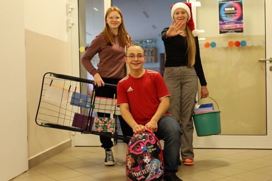 Grafika #2: Dzień bez plecaka