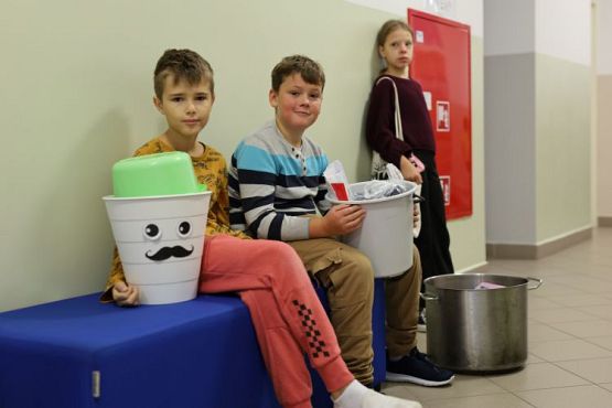 Grafika #6: Dzień bez plecaka