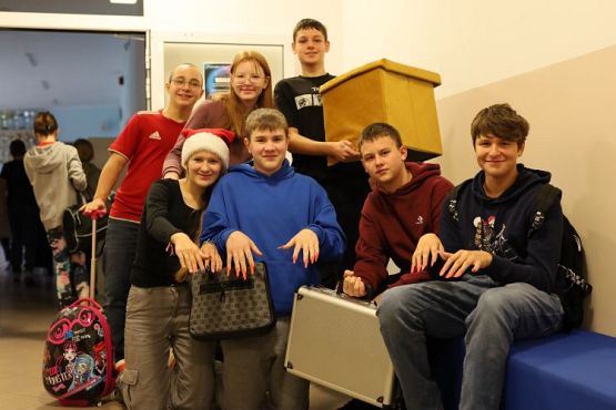 Grafika #7: Dzień bez plecaka