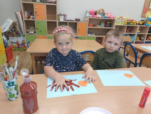 Grafika #0: Tup, tup, idzie jeż