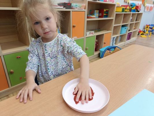 Grafika #17: Tup, tup, idzie jeż