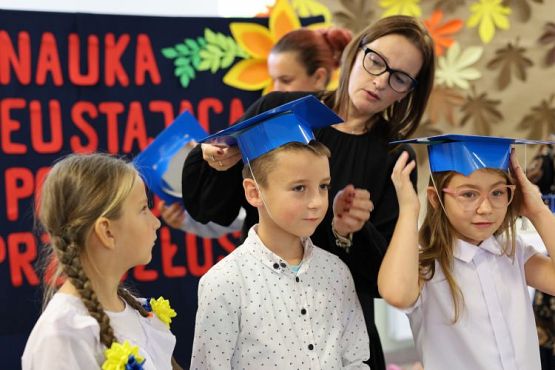 Grafika #26: Uroczystość ślubowania i pasowania uczniów klasy pierwszej