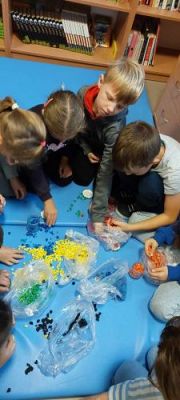 Grafika #5: Lekcja biblioteczna o emocjach