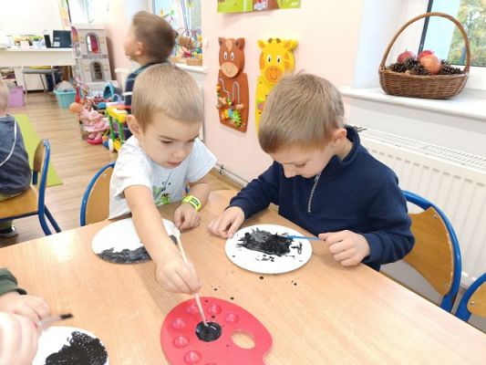 Grafika #3: Dzień Kundelka u maluszków