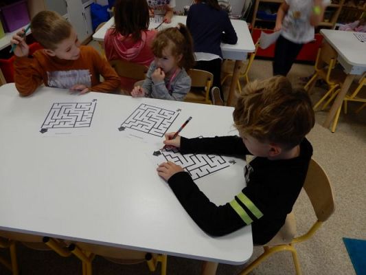 Grafika #5: Dzień kundelka w przedszkolu