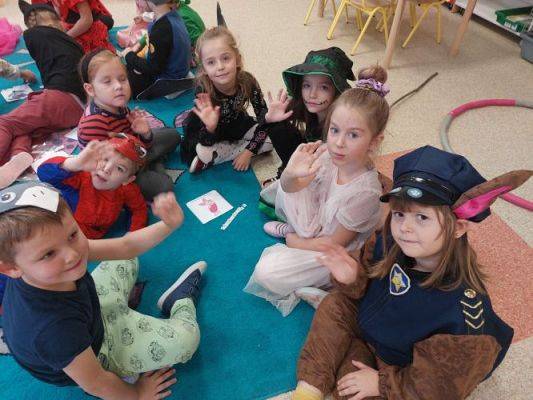 Grafika #2: Międzynarodowy Dzień Postaci z Bajek w przedszkolu