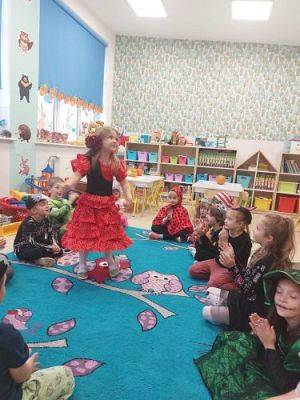 Grafika #7: Międzynarodowy Dzień Postaci z Bajek w przedszkolu