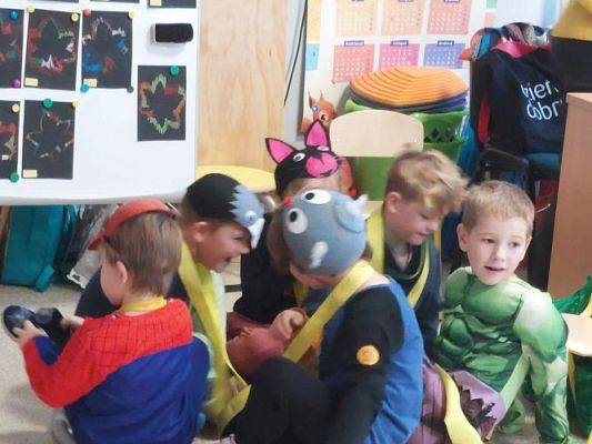 Grafika #11: Międzynarodowy Dzień Postaci z Bajek w przedszkolu