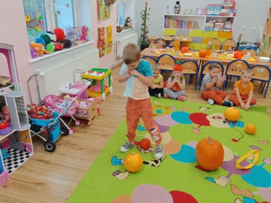 Grafika #12: Dzień Dyni u maluszków