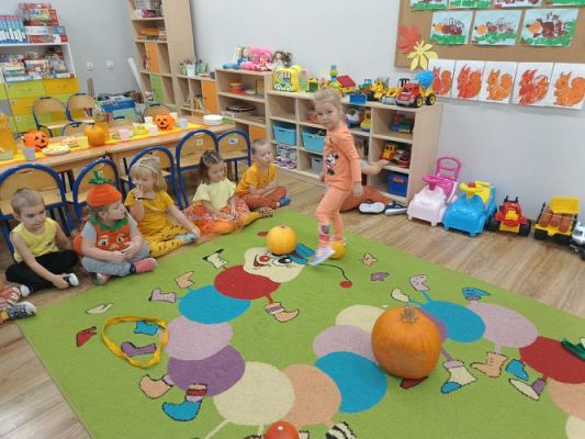 Grafika #18: Dzień Dyni u maluszków