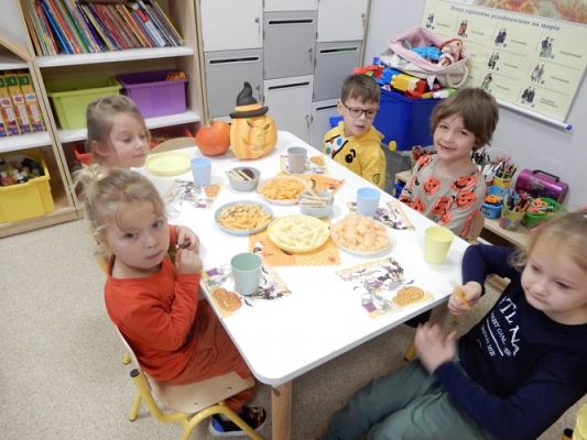 Grafika #15: Dzień dyni w przedszkolu