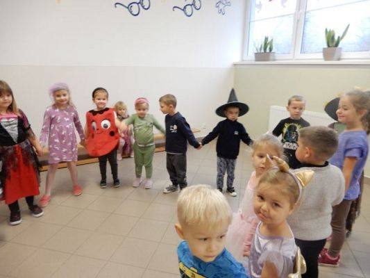 Grafika #0: Bal jesienny