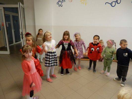 Grafika #1: Bal jesienny