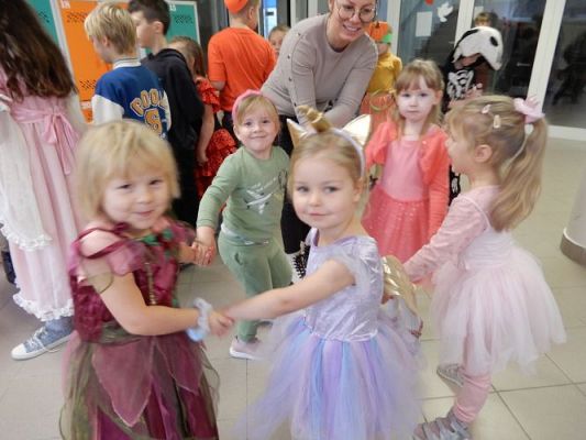 Grafika #3: Bal jesienny