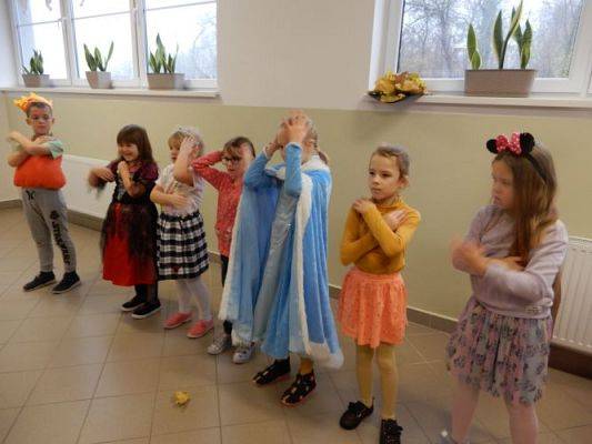 Grafika #5: Bal jesienny