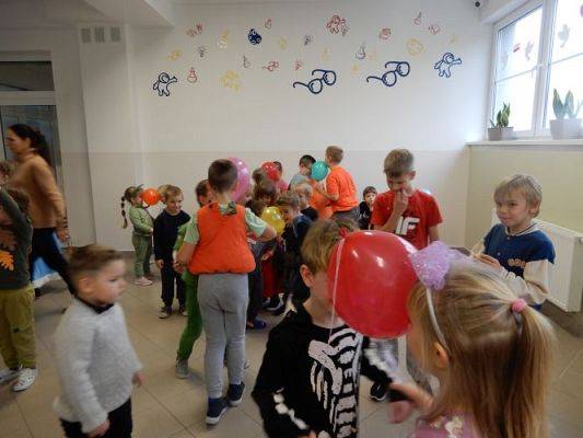 Grafika #17: Bal jesienny