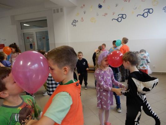 Grafika #18: Bal jesienny