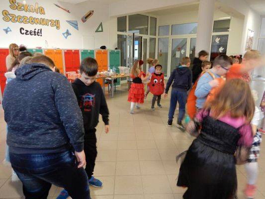 Grafika #21: Bal jesienny