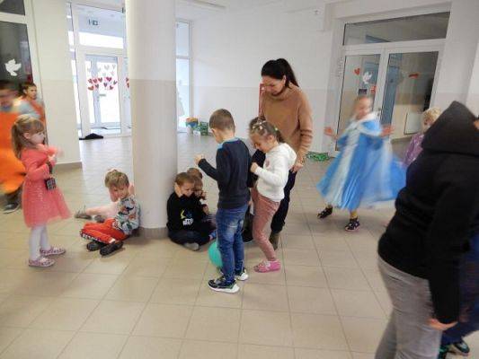 Grafika #24: Bal jesienny