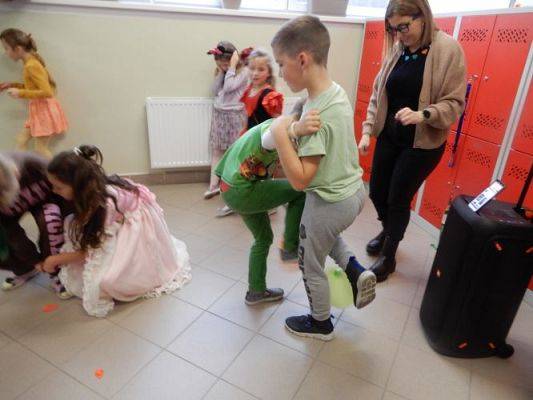 Grafika #26: Bal jesienny