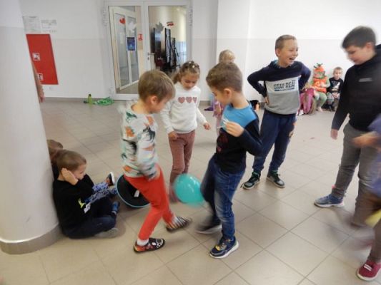 Grafika #28: Bal jesienny