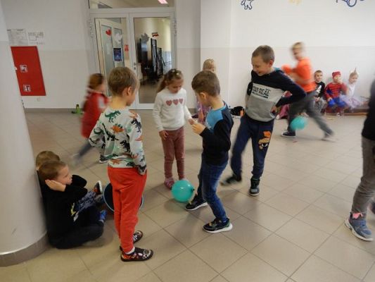 Grafika #29: Bal jesienny